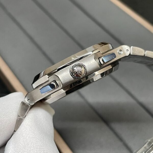 PATEK PHILIPPE 5990/1A
