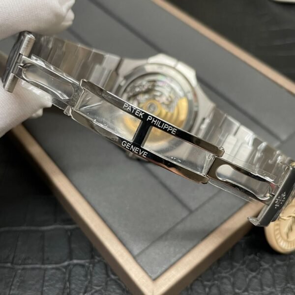 PATEK PHILIPPE 5990/1A