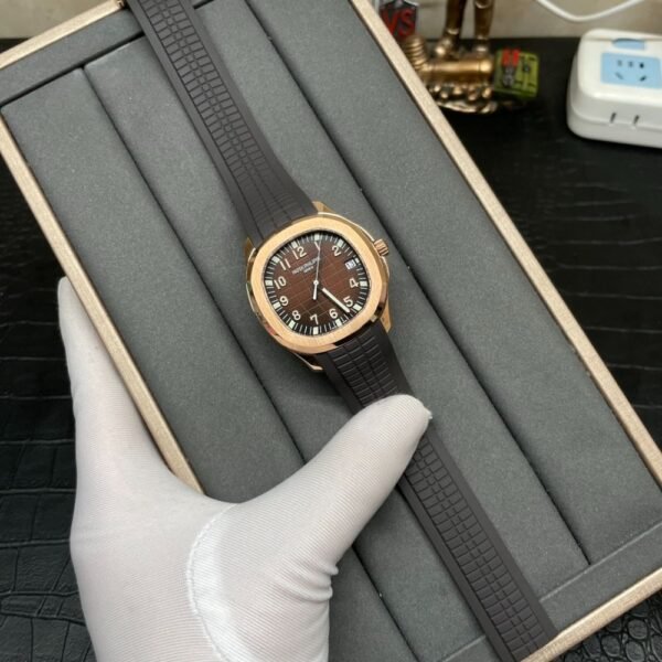 PATEK PHILIPPE AQUANAUT 5167R-001