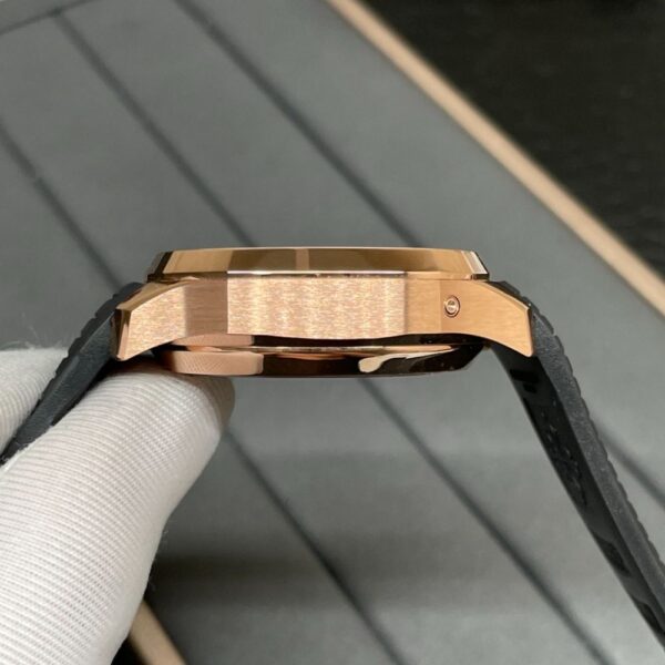 PATEK PHILIPPE Aquanaut 5968A-001