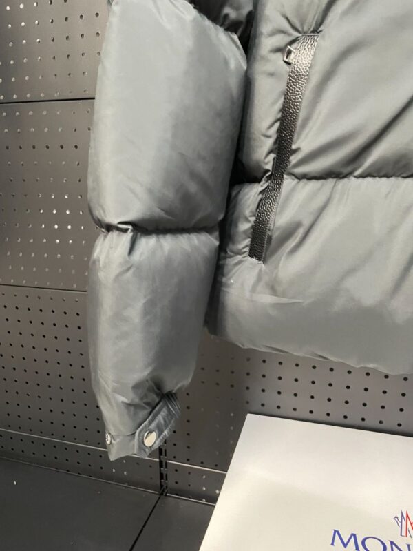 Moncler Besbre Men Black