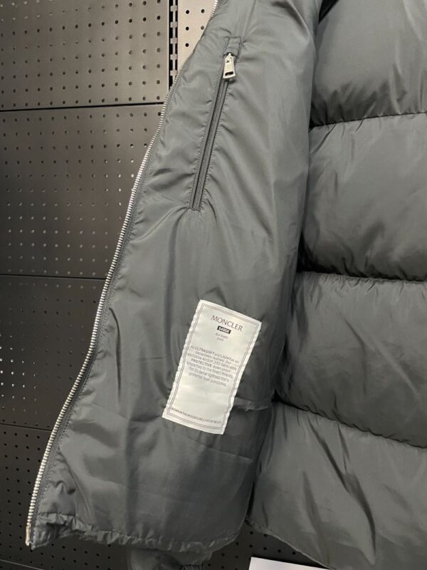 Moncler Besbre Men Black