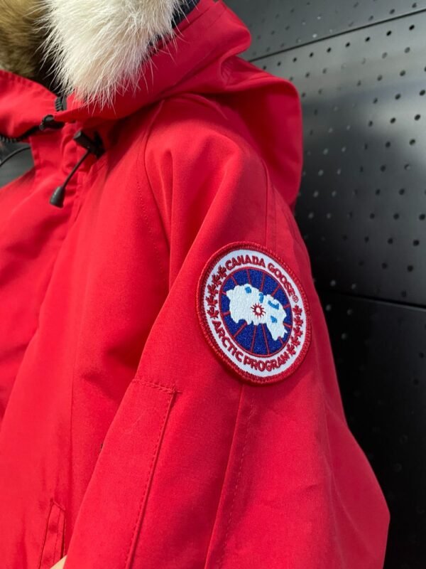 Canada Goose  Chilliwack 7999M  Red