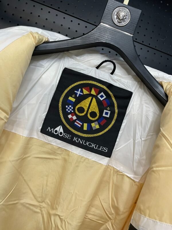 Canada Goose  Moose knuckles White