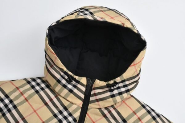 Burberry Double-sided hooded down jacket