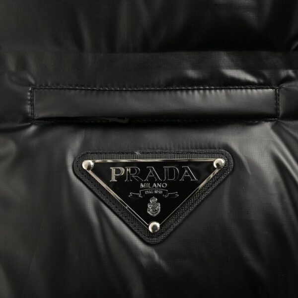 Prada 24Fw Classic down jacket with detachable triangle logo hood Black