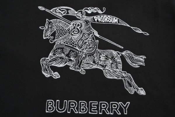 Burberry 23Fw Warhorse embroidered sweatshirt