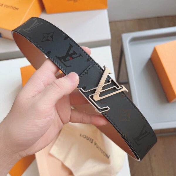 Louis Vuitton  French leather Belts