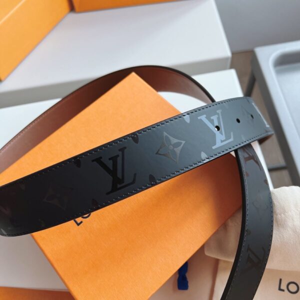 Louis Vuitton  French leather Belts