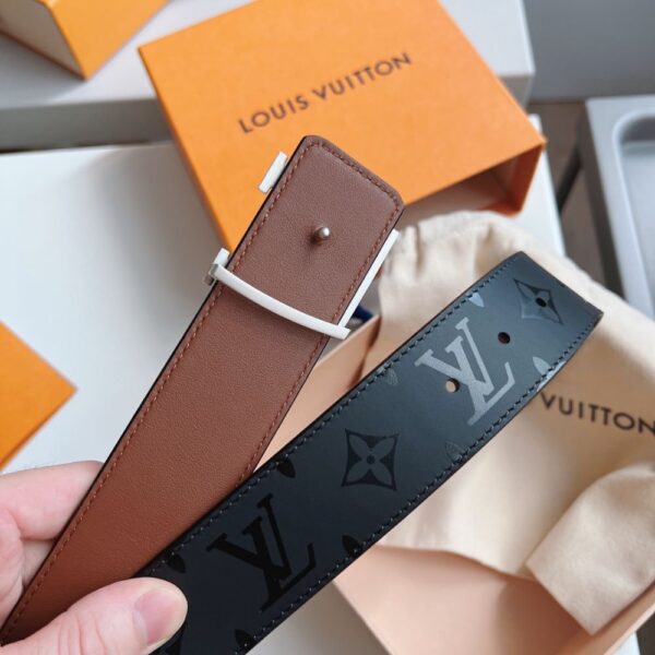 Louis Vuitton  French leather Belts