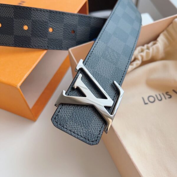 Louis Vuitton  French leather Belts