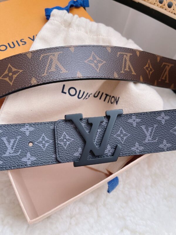 Louis Vuitton  French leather Belts