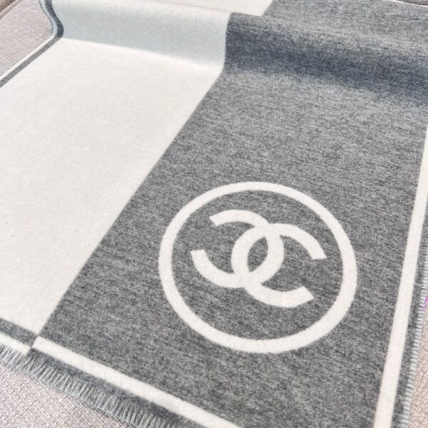 Chanel Grey and white symmetrical shawl