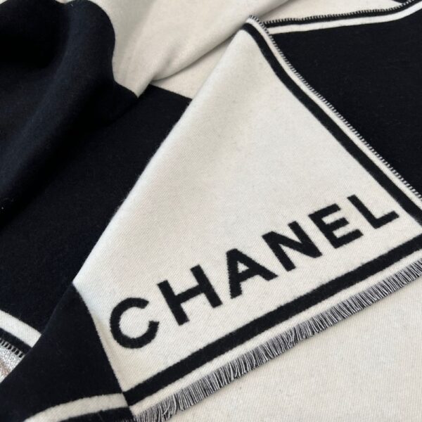 Chanel Black and white symmetrical shawl