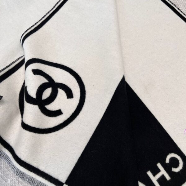 Chanel Black and white symmetrical shawl