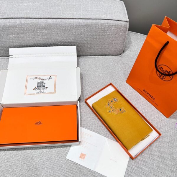 Hermes space university scarf Yellow