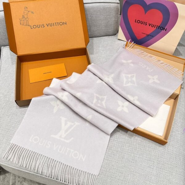 Louis Vuitton Rrykjavik Classic Cashmere Scarf Cream Grey