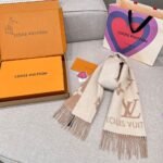 Louis Vuitton Rrykjavik Classic Cashmere Scarf Cream