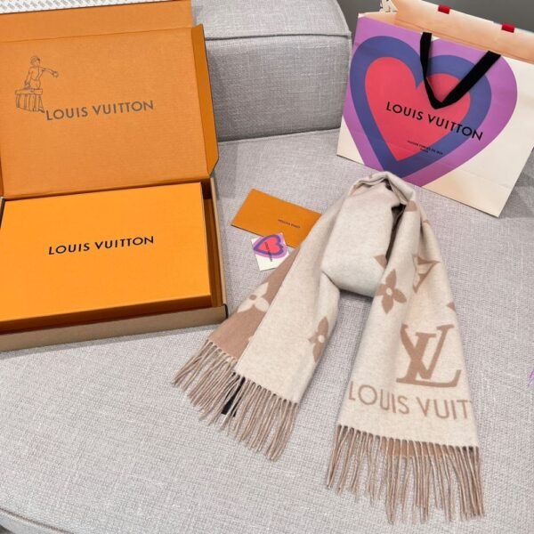 Louis Vuitton Rrykjavik Classic Cashmere Scarf Cream