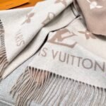 Louis Vuitton Rrykjavik Classic Cashmere Scarf Cream