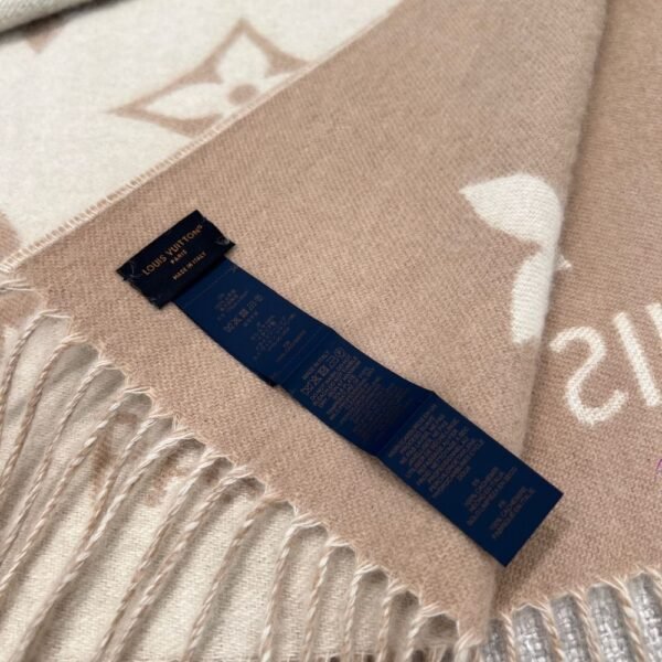 Louis Vuitton Rrykjavik Classic Cashmere Scarf Cream