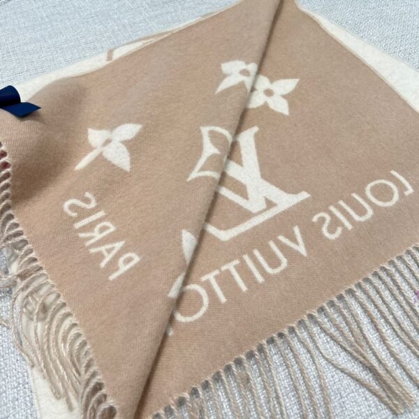 Louis Vuitton Rrykjavik Classic Cashmere Scarf Cream
