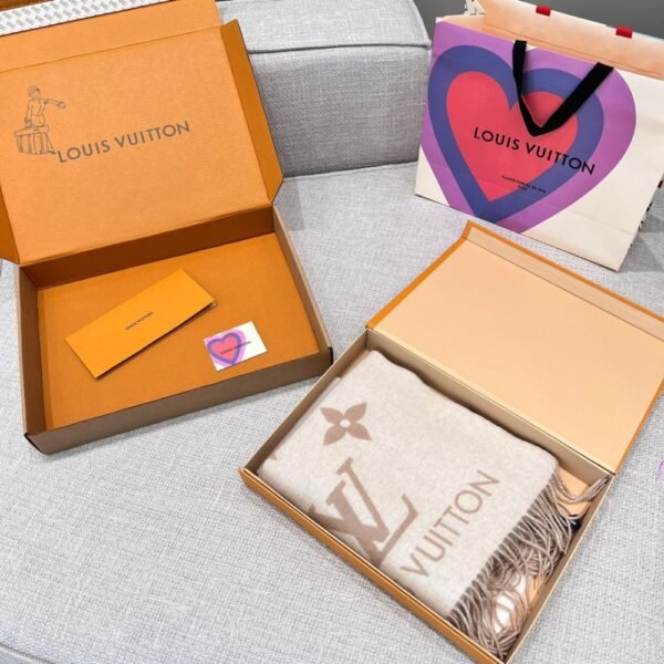 Louis Vuitton Rrykjavik Classic Cashmere Scarf Cream