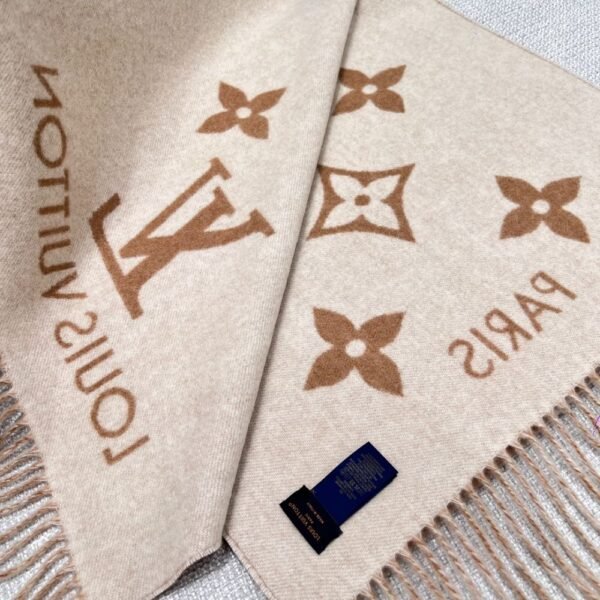 Louis Vuitton Rrykjavik Classic Cashmere Scarf Milk tea color