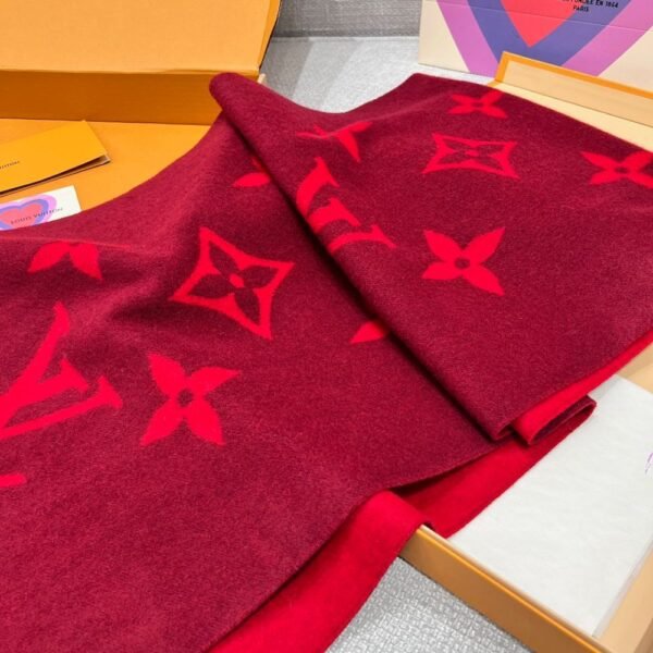 Louis Vuitton Rrykjavik Classic Cashmere Scarf Red