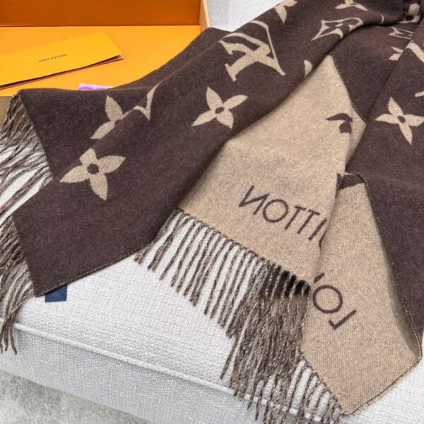 Louis Vuitton Rrykjavik Classic Cashmere Scarf Brown