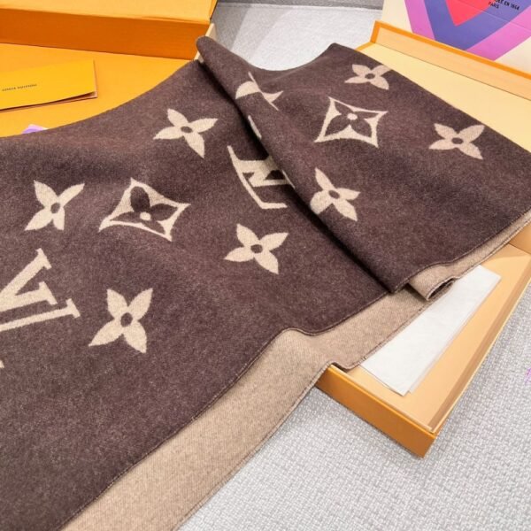 Louis Vuitton Rrykjavik Classic Cashmere Scarf Brown