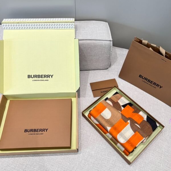 Burberry Letter check double-sided camel