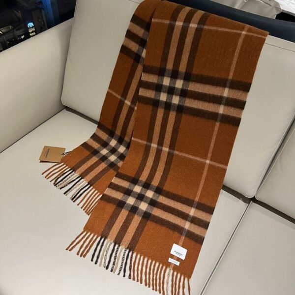 Burberry Classic Scarf Caramel