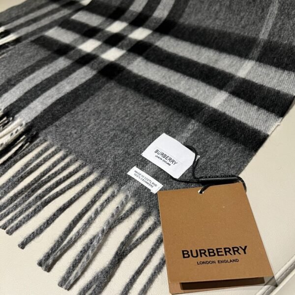 Burberry Classic Scarf Light Grey
