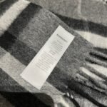 Burberry Classic Scarf Light Grey