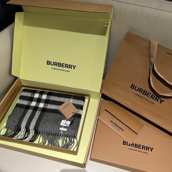 Burberry Classic Scarf Light Grey