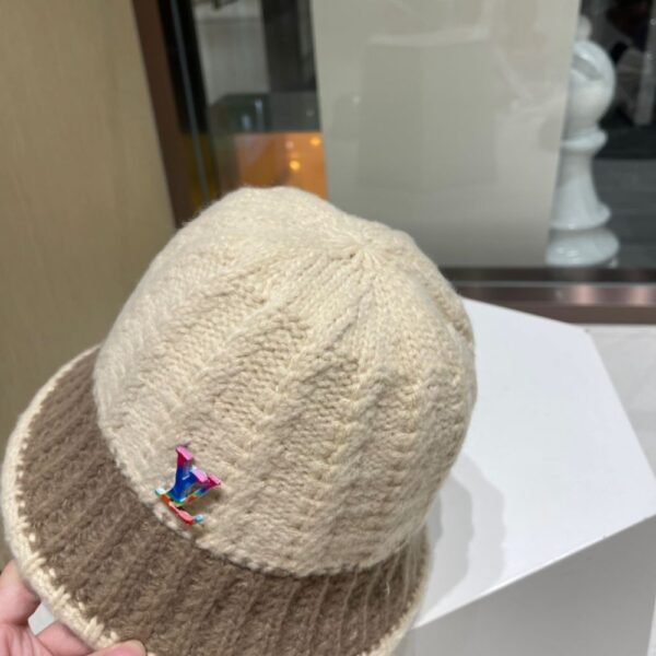 Louis Vuitton Two-tone knit bucket hat