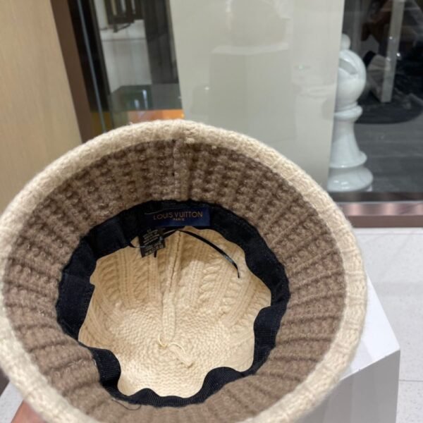 Louis Vuitton Two-tone knit bucket hat