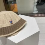 Louis Vuitton Two-tone knit bucket hat