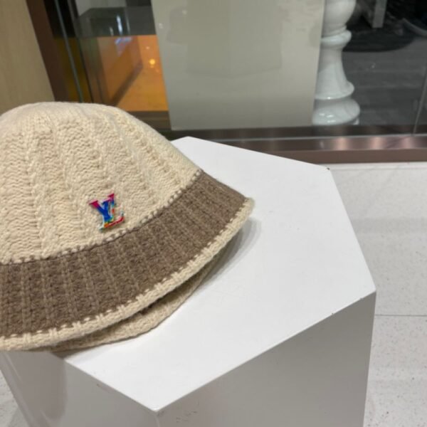 Louis Vuitton Two-tone knit bucket hat