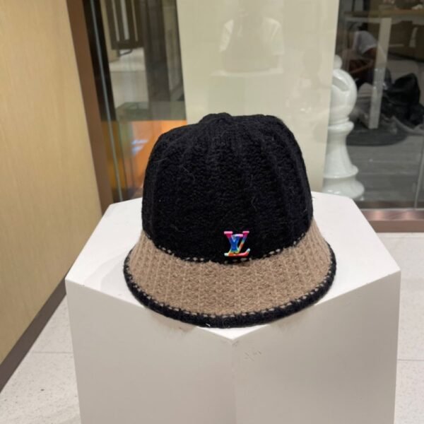 Louis Vuitton Two-tone knit bucket hat