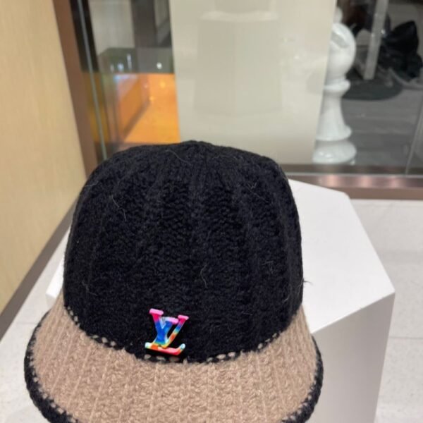 Louis Vuitton Two-tone knit bucket hat