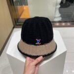 Louis Vuitton Two-tone knit bucket hat