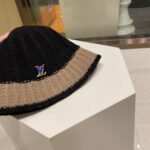 Louis Vuitton Two-tone knit bucket hat