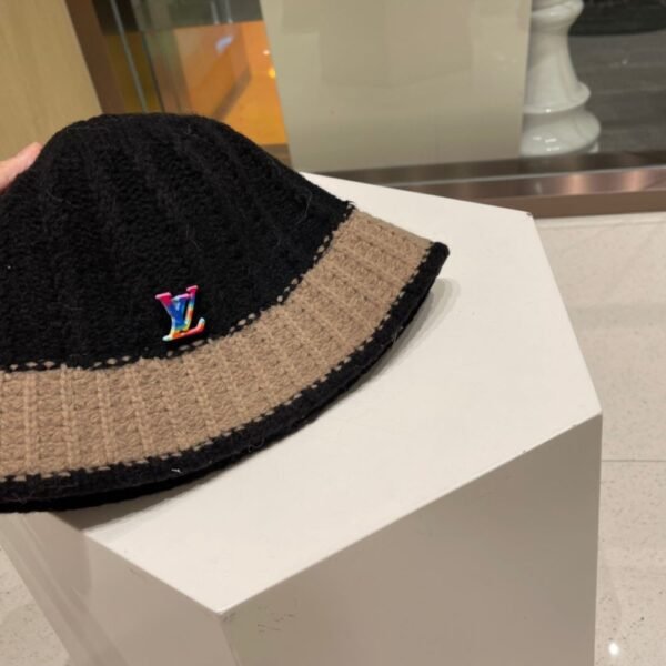 Louis Vuitton Two-tone knit bucket hat