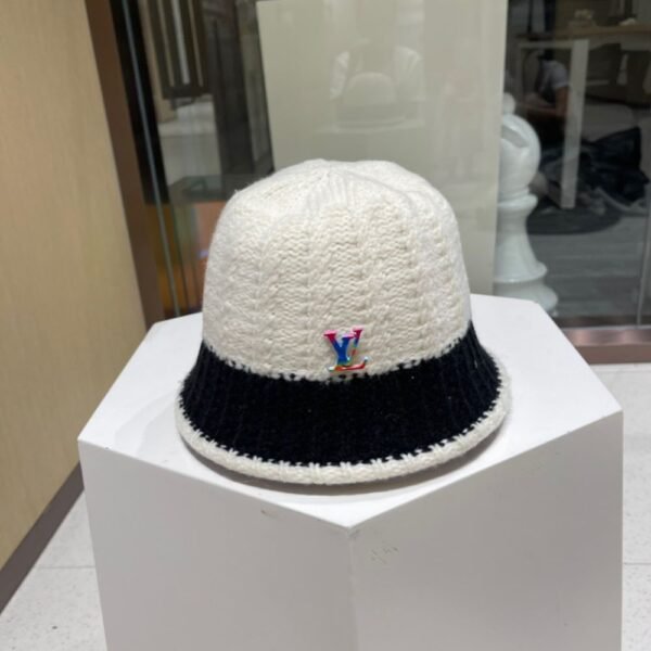 Louis Vuitton Two-tone knit bucket hat