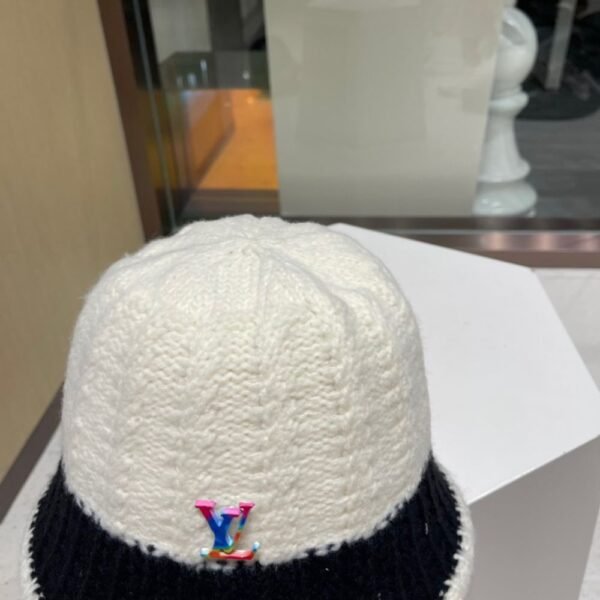 Louis Vuitton Two-tone knit bucket hat