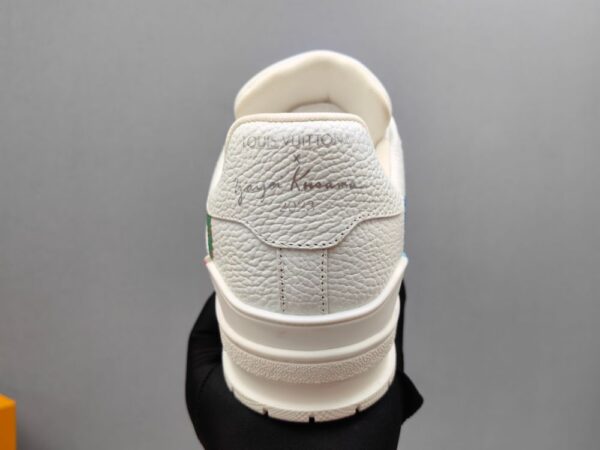 Louis Vuitton Trainer Monogram White Graffiti