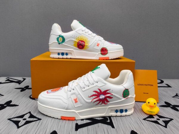 Louis Vuitton Trainer Monogram White Graffiti
