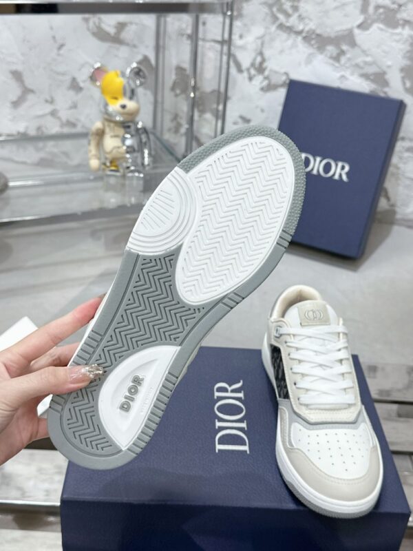 Dior  B27 Low Cream